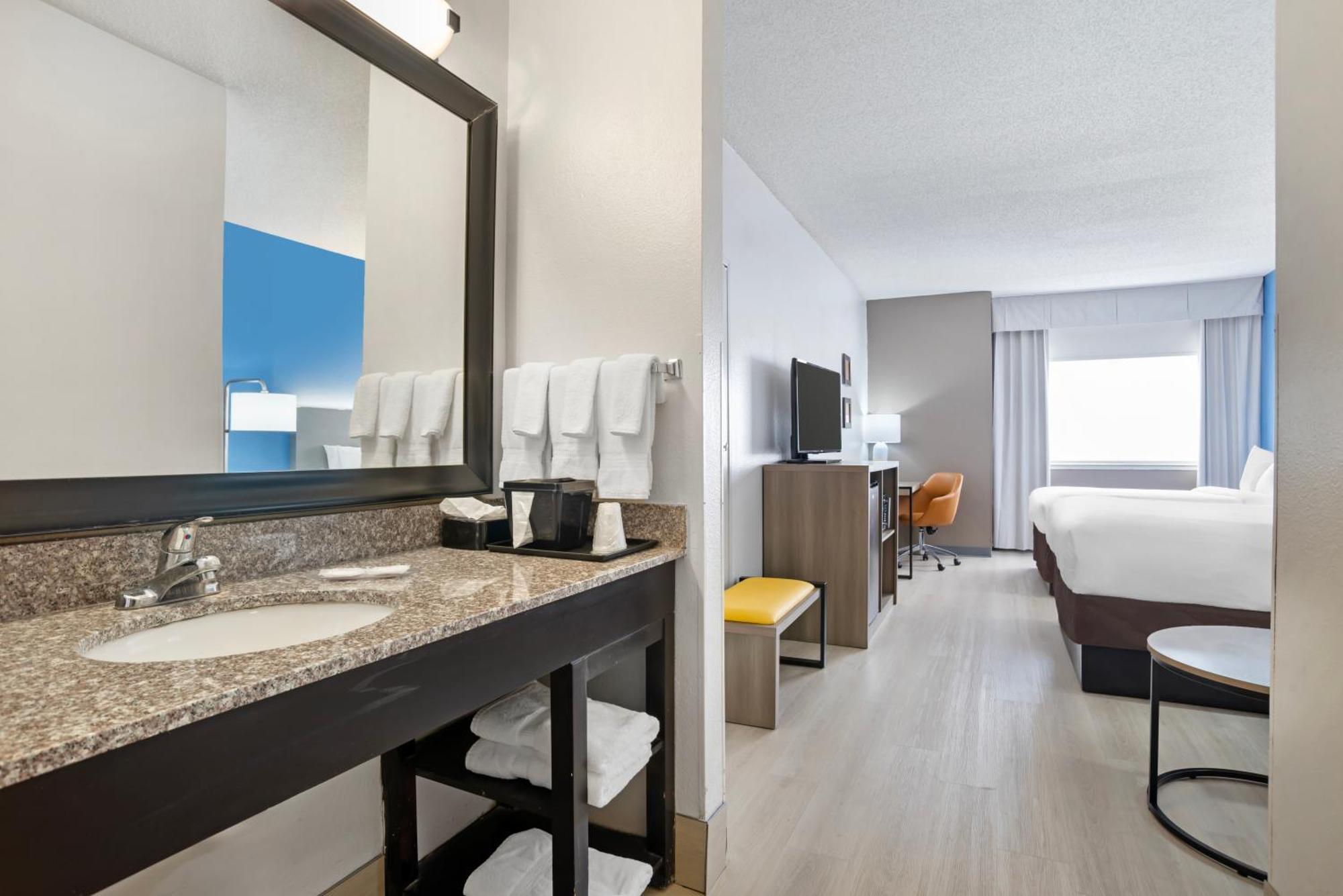 Comfort Inn & Suites Crystal Inn Sportsplex Gulfport Exteriör bild
